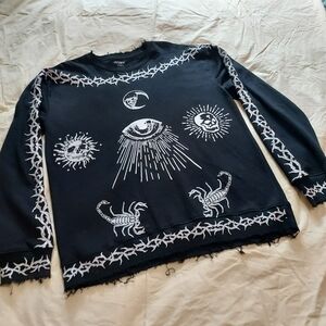 Hot Topic Black Long Sleeve with White Graphic